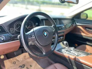 BMW 5 Series 2014 525Li Leading Type interior photo 12