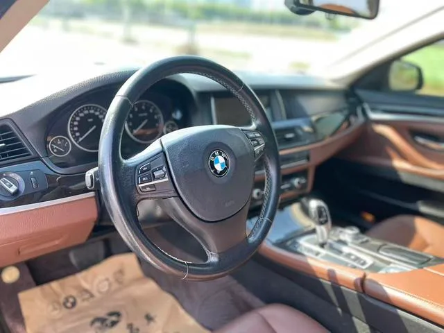 BMW 5 Series 2014 525Li Leading Type interior photo 12