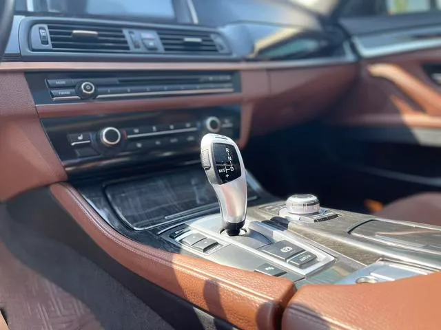 BMW 5 Series 2014 525Li Leading Type interior photo 13