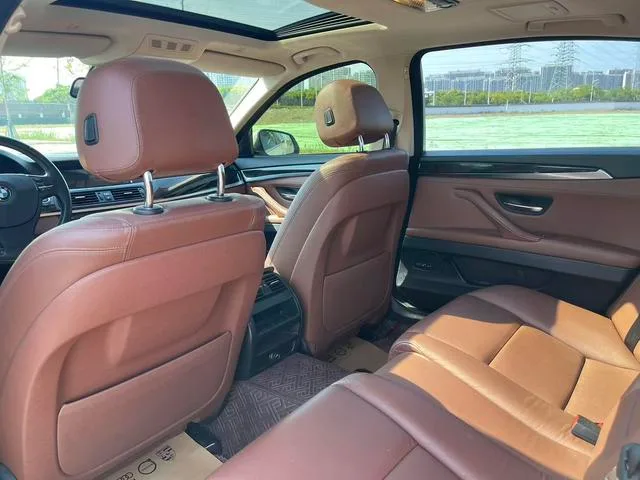 BMW 5 Series 2014 525Li Leading Type interior photo 14
