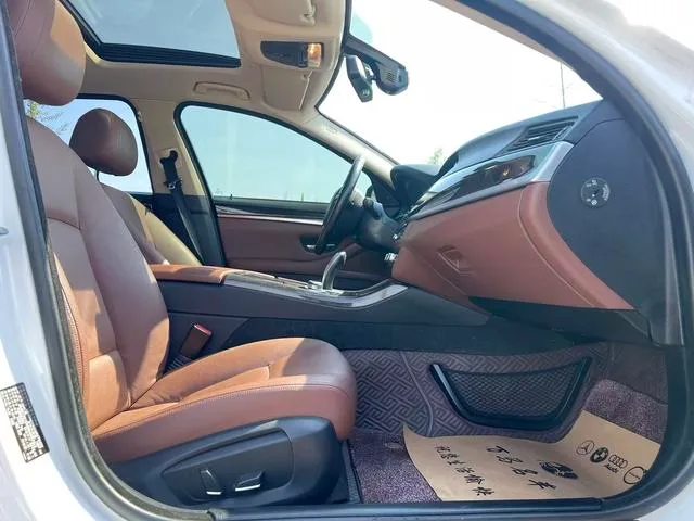 BMW 5 Series 2014 525Li Leading Type interior photo 16
