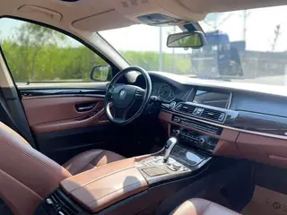 BMW 5 Series 2014 525Li Leading Type interior photo 17