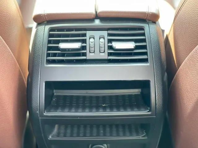 BMW 5 Series 2014 525Li Leading Type interior photo 20