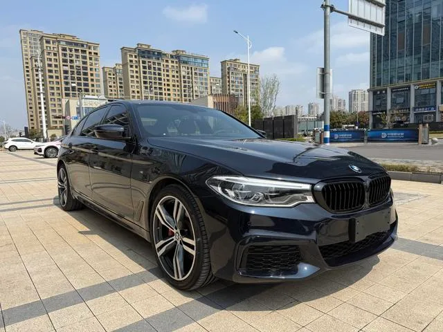 BMW 5 Series 2020 530Li Leader M Ensemble de sport extérieur photo 3 BMW 5 Series 2020 530Li Leader M Ensemble de sport extérieur photo 3