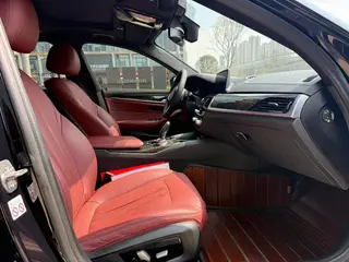 BMW 5 Series 2020 530Li Leader M Ensemble de sport intérieur photo 9 BMW 5 Series 2020 530Li Leader M Ensemble de sport intérieur photo 9