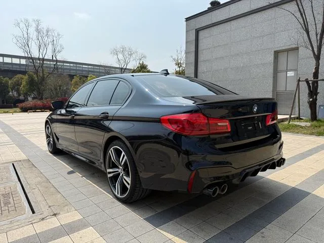BMW 5 Series 2020 530Li Leader M Ensemble de sport intérieur photo 13 BMW 5 Series 2020 530Li Leader M Ensemble de sport intérieur photo 13