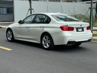 BMW 3 Series 2013 320i Fashionable interior photo 8