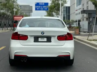 BMW 3 Series 2013 320i Fashionable interior photo 10