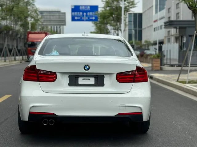 BMW 3 Series 2013 320i Fashionable interior photo 10