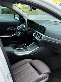 BMW 3 Series 2020 Restyling 325i M Sports Night Suit interior photo 8