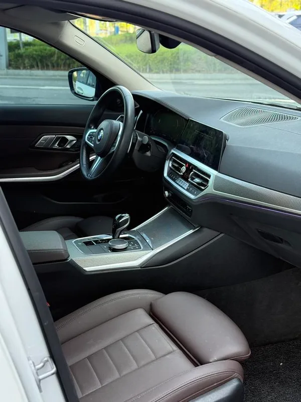 BMW 3 Series 2020 Restyling 325i M Sports Night Suit interior photo 8