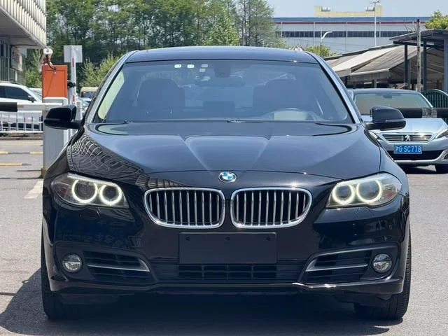 BMW 5 Series 2014 535Li Líder exterior foto 2