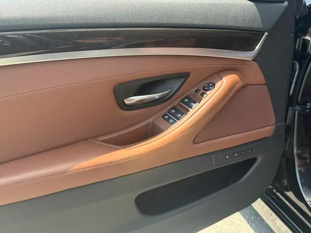 BMW 5 Series 2014 535Li Líder interior foto 12