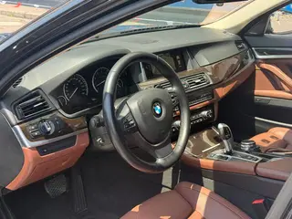 BMW 5 Series 2014 535Li Líder interior foto 14
