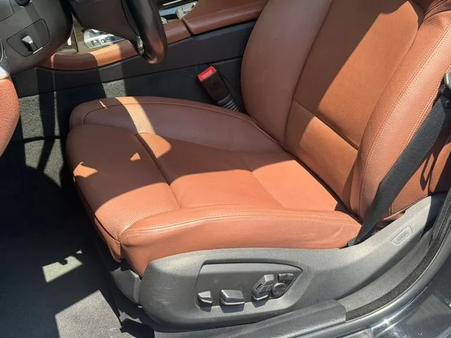 BMW 5 Series 2014 535Li Líder interior foto 16