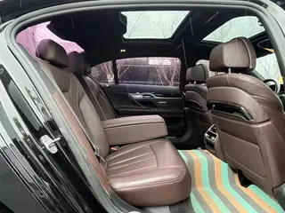 BMW 7 Series 2017 730Li Leading Type exterior photo 8