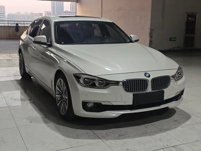 BMW 3 Series 2019 320Li Fashionable exterior photo 3
