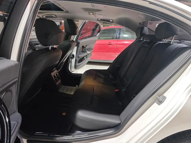BMW 3 Series 2019 320Li Fashionable interior photo 8