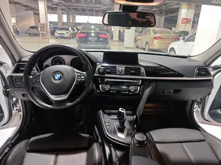 BMW 3 Series 2019 320Li Fashionable interior photo 9