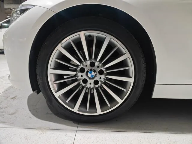 BMW 3 Series 2019 320Li Fashionable interior photo 11