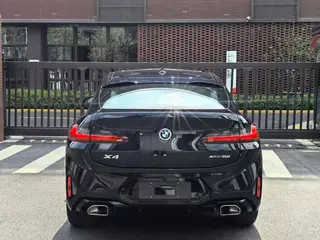 BMW X4 2022 xDrive 30i M Sports suit interior photo 9