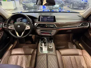 BMW 7 Series 2021 730Li Luxury Set interior photo 12 BMW 7 Series 2021 730Li Luxury Set interior photo 12