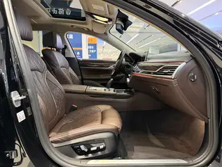 BMW 7 Series 2021 730Li Luxury Set interior photo 13 BMW 7 Series 2021 730Li Luxury Set interior photo 13