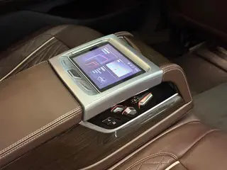 BMW 7 Series 2021 730Li Luxury Set interior photo 16 BMW 7 Series 2021 730Li Luxury Set interior photo 16