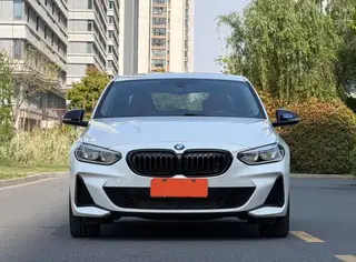 BMW 1 Series 2021 Restyling 125i M Sports Obsidian Night Edition exterior photo 2