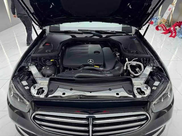 Mercedes-Benz E-Class 2022 E 260 L Coche interior foto 17 Mercedes-Benz E-Class 2022 E 260 L Coche interior foto 17