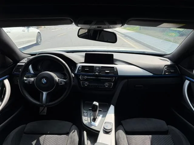 BMW 4 Series 2020 425i Gran Coupe M Sports suit interior photo 9