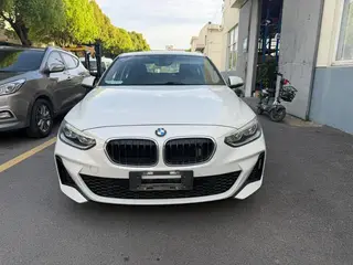 BMW 1 Series 2020 120i M Sports suit exterior photo 3