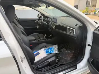 BMW 1 Series 2020 120i M Sports suit interior photo 8