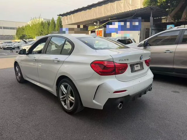 BMW 1 Series 2020 120i M Sports suit interior photo 9