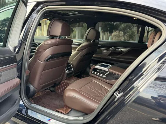 BMW 7 Series 2019 Модификация 730Li M Спортивный костюм интерьер фото 13