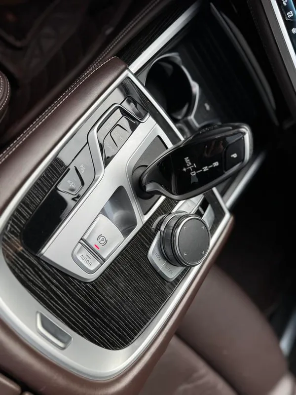 BMW 7 Series 2019 Модификация 730Li M Спортивный костюм интерьер фото 16