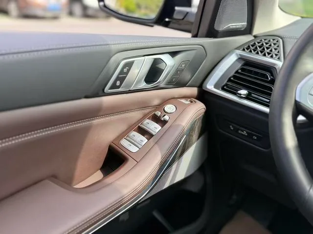 BMW X5 2023 xDrive30Li Premium Class M Sports suit interior photo 17 BMW X5 2023 xDrive30Li Premium Class M Sports suit interior photo 17
