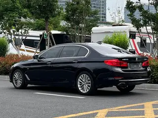 BMW 5 Series 2018 525Li Luxury Set exterior photo 4