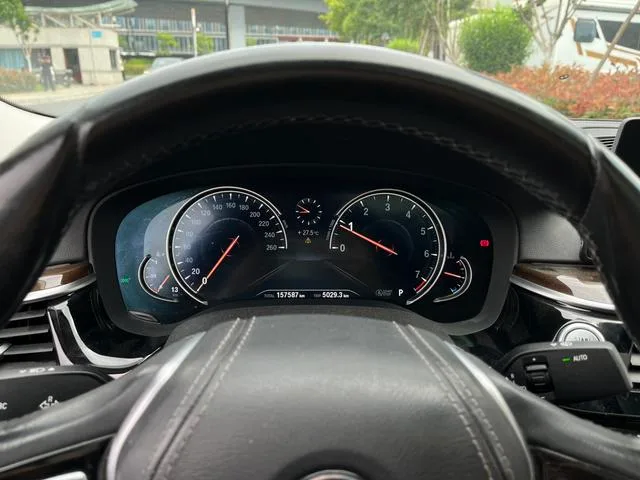 BMW 5 Series 2018 525Li Luxury Set exterior photo 8