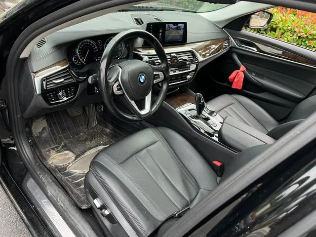BMW 5 Series 2018 525Li Luxury Set interior photo 10