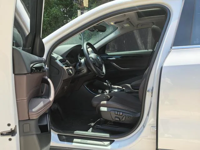 BMW X2 2020 sDrive20i M Off-road suit interior photo 9