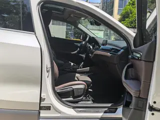 BMW X2 2020 sDrive20i M Off-road suit interior photo 11