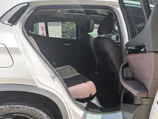 BMW X2 2020 sDrive20i M Off-road suit interior photo 12