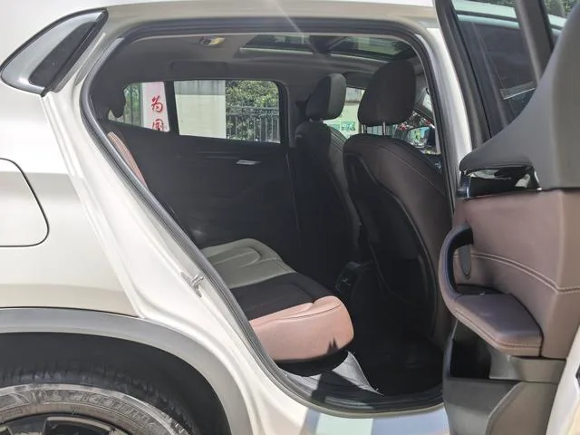 BMW X2 2020 sDrive20i M Off-road suit interior photo 12