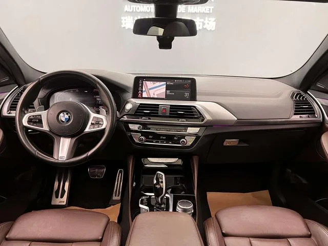 BMW X4 2020 xDrive25i M Off-road suit interior photo 8