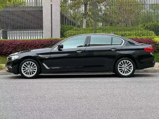 BMW 5 Series 2018 Restyling 530Li Leading Type Luxury Set exterior photo 4