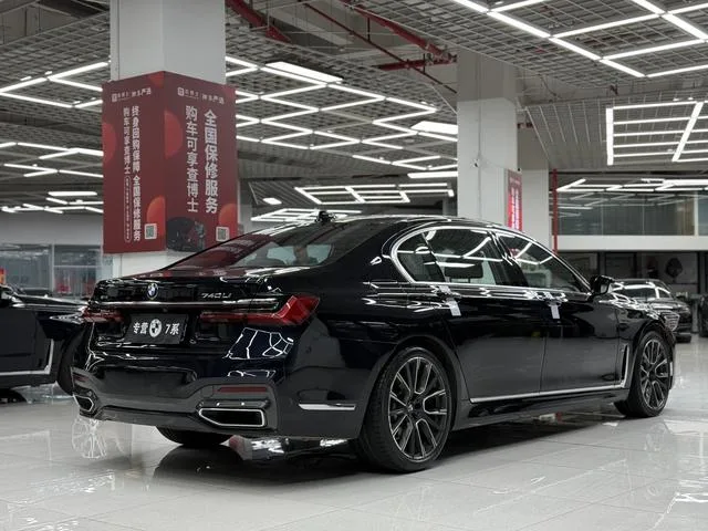 BMW 7 Series 2019 Restyling 740Li xDrive Administrative Luxury Set exterior photo 4