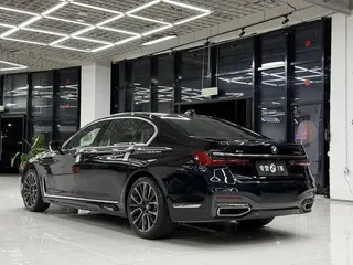 BMW 7 Series 2019 Restyling 740Li xDrive Administrative Luxury Set exterior photo 6