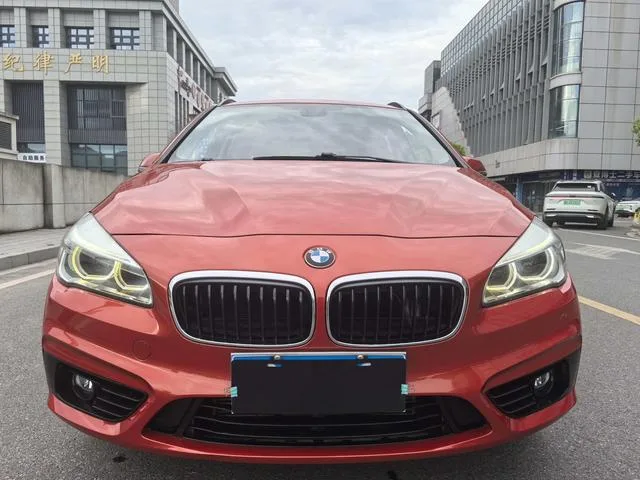 BMW 2 Series Touring 2016 218i Sports Design Suit exterior photo 2 BMW 2 Series Touring 2016 218i Sports Design Suit exterior photo 2