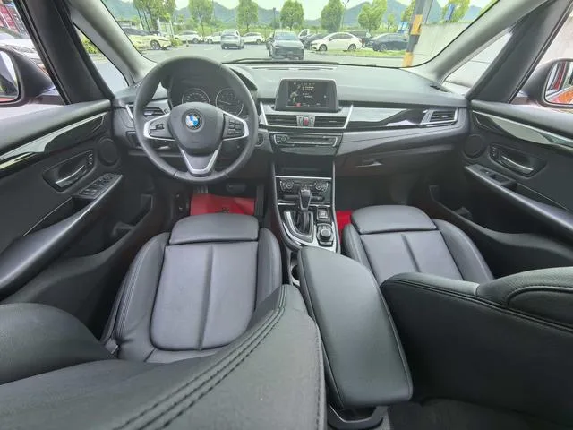 BMW 2 Series Touring 2016 218i Sports Design Suit exterior photo 5 BMW 2 Series Touring 2016 218i Sports Design Suit exterior photo 5